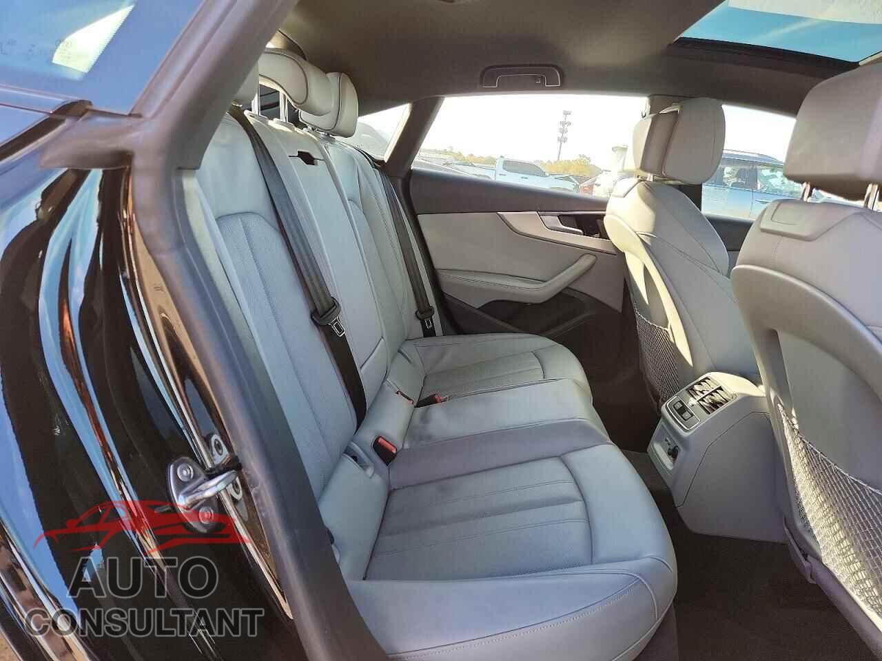 AUDI A5 2021 - WAUFACF59MA040831