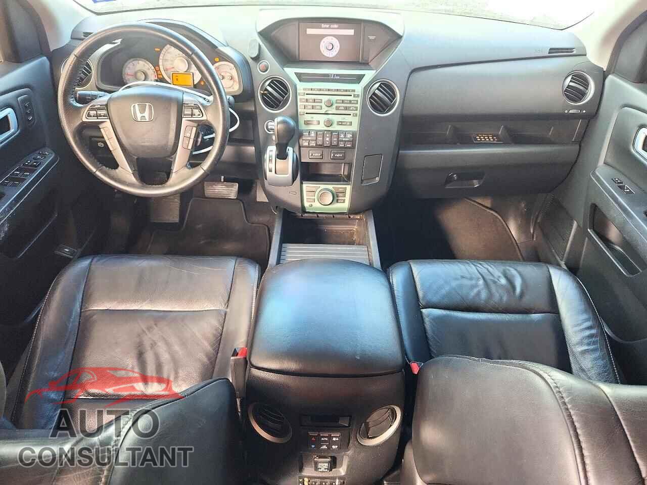 HONDA PILOT 2011 - 5FNYF4H96BB048697