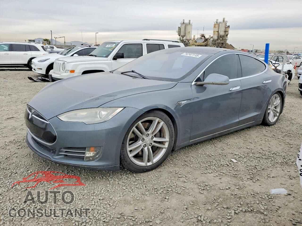 TESLA MODEL S 2013 - 5YJSA1DP6DFP07422