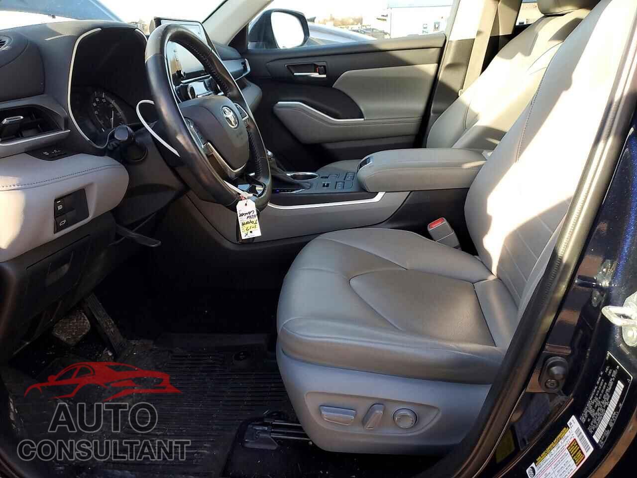 TOYOTA HIGHLANDER 2021 - 5TDHZRBH3MS158237