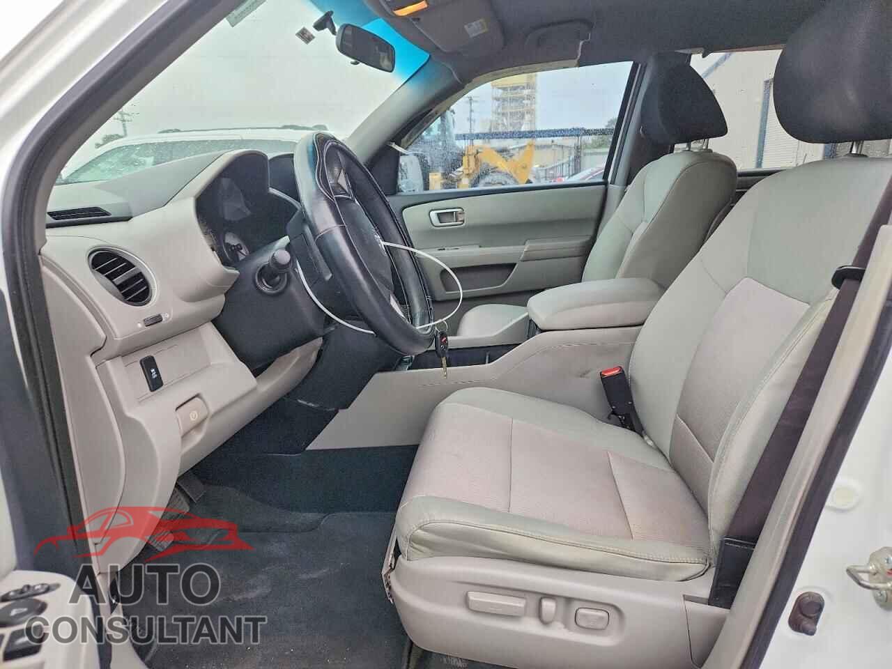 HONDA PILOT 2015 - 5FNYF3H41FB021301