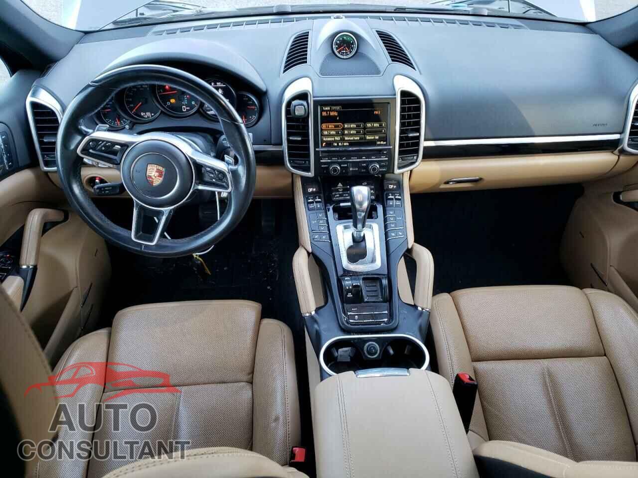 PORSCHE CAYENNE 2016 - WP1AF2A29GLA40146