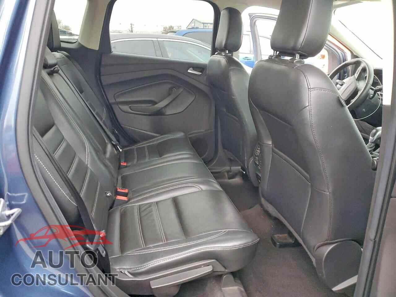 FORD ESCAPE 2018 - 1FMCU0J90JUC09727