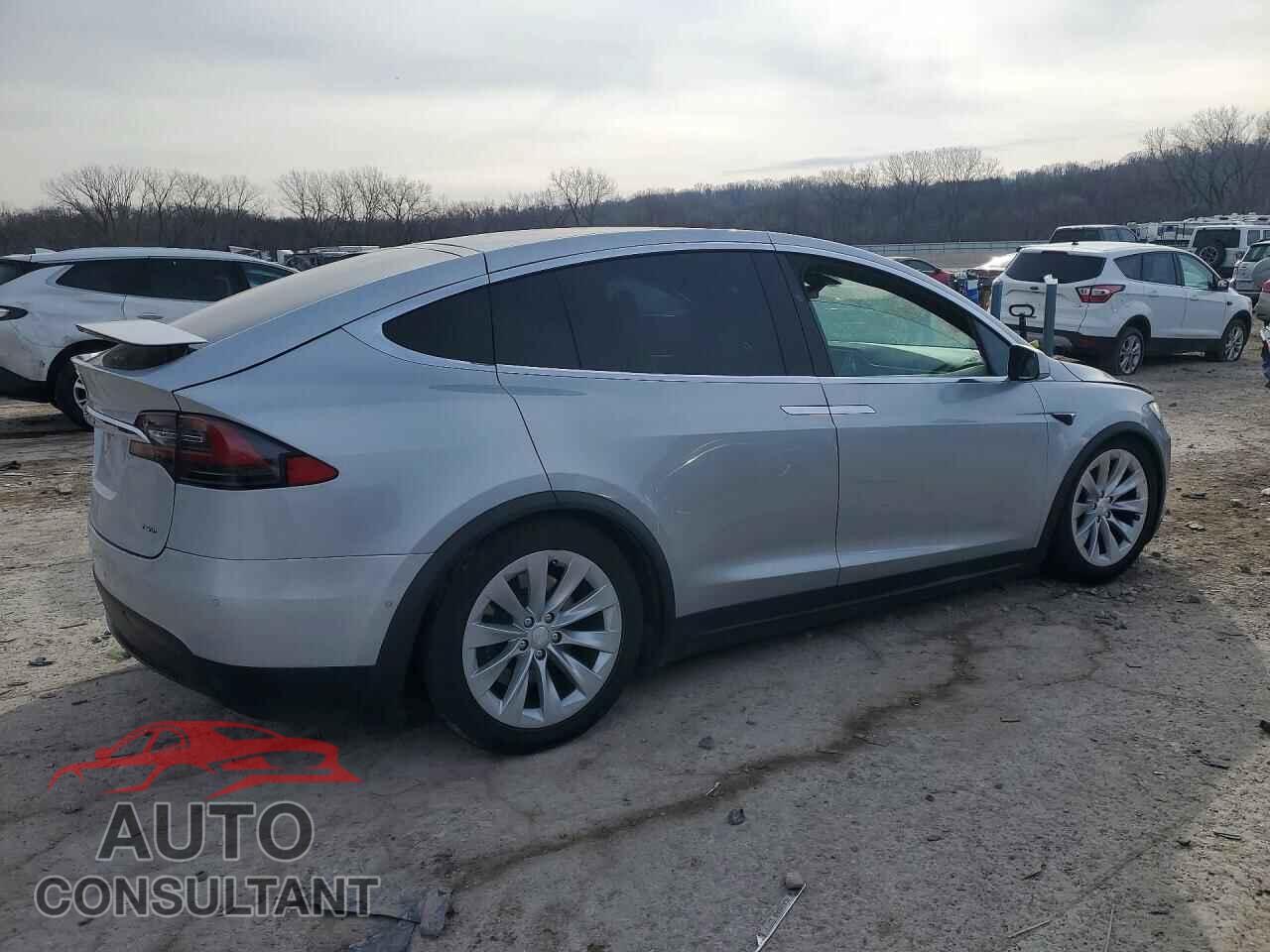 TESLA MODEL X 2017 - 5YJXCBE23HF051193