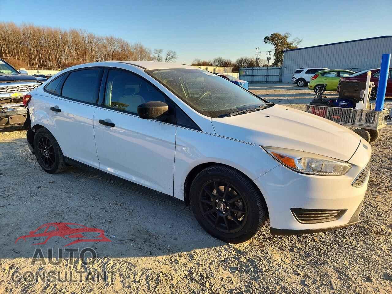 FORD FOCUS 2018 - 1FADP3E25JL299919