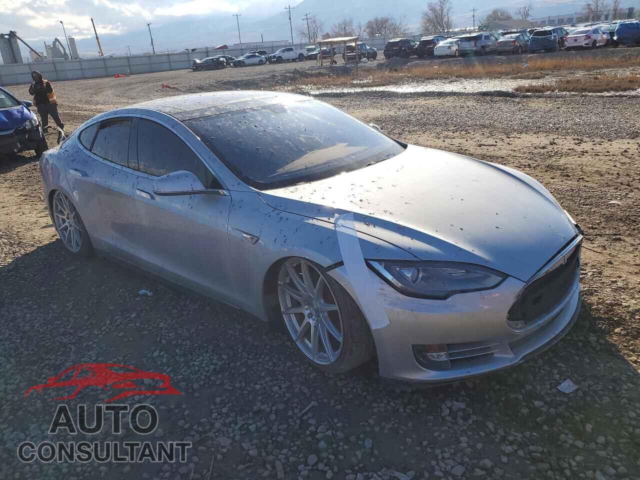 TESLA MODEL S 2013 - 5YJSA1CP6DFP25808