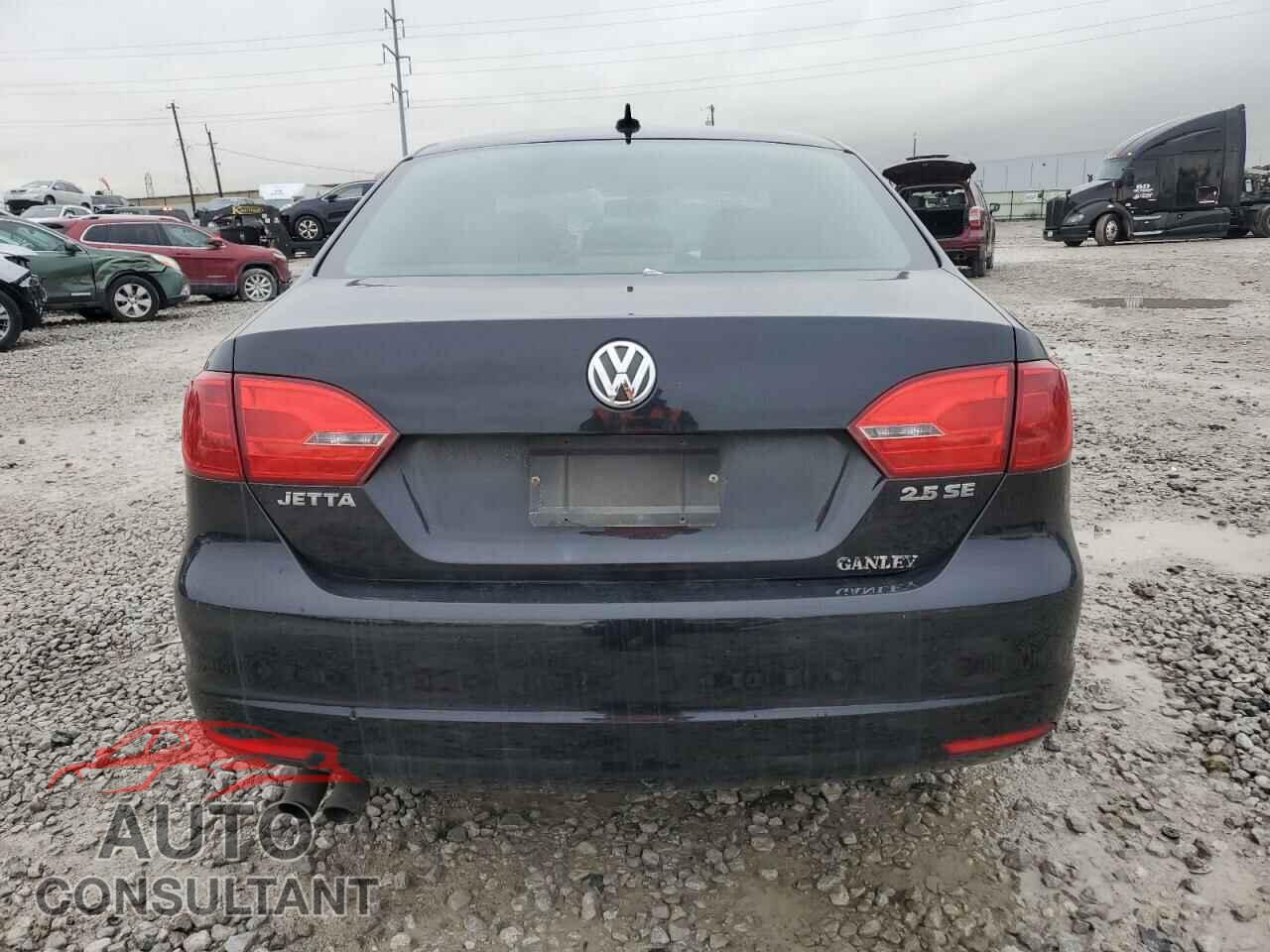 VOLKSWAGEN JETTA 2012 - 3VWDX7AJ9CM417564