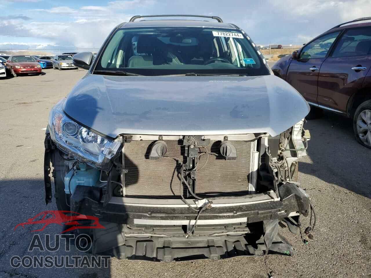 TOYOTA HIGHLANDER 2018 - 5TDZZRFH7JS270159