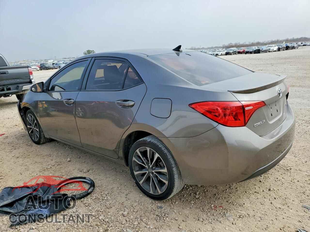 TOYOTA COROLLA 2017 - 5YFBURHE9HP643501