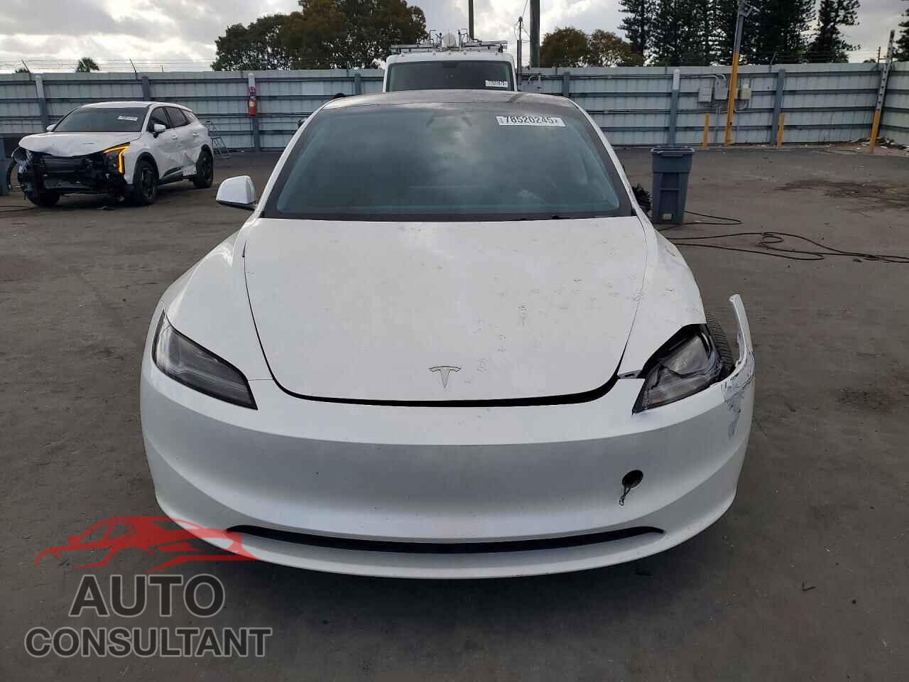 TESLA MODEL 3 2024 - 5YJ3E1EA9RF757256