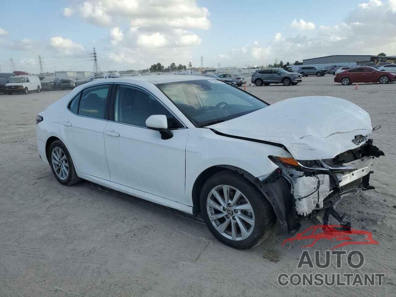 TOYOTA CAMRY 2022 - 4T1C11AK4NU648744
