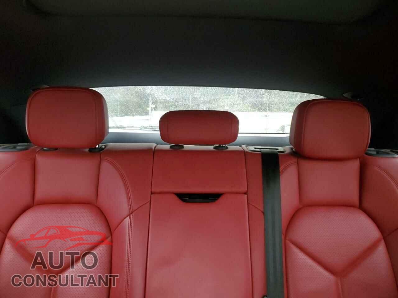 PORSCHE MACAN 2018 - WP1AA2A58JLB00174