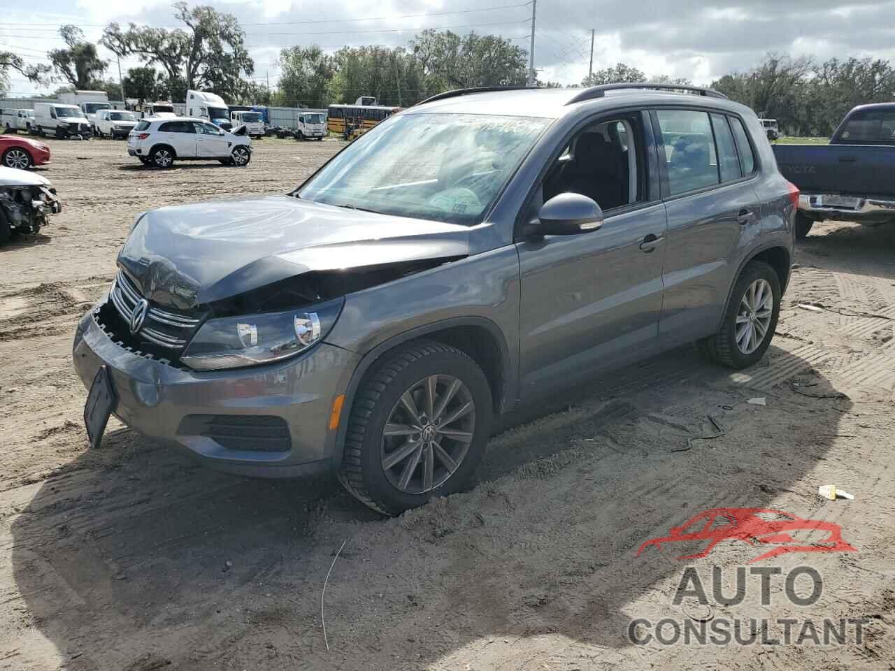 VOLKSWAGEN TIGUAN 2017 - WVGBV7AX8HK046380