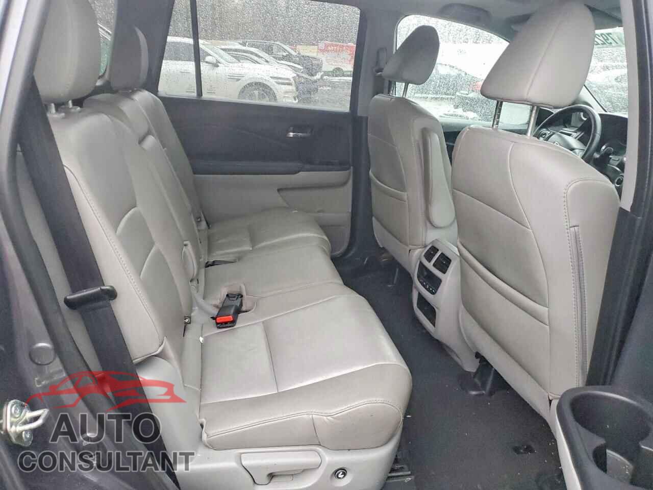 HONDA PILOT 2018 - 5FNYF6H53JB062418
