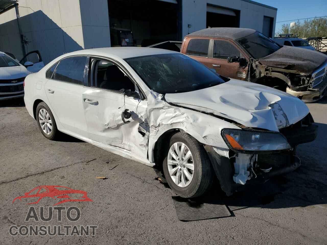 VOLKSWAGEN PASSAT 2013 - 1VWAP7A30DC081794