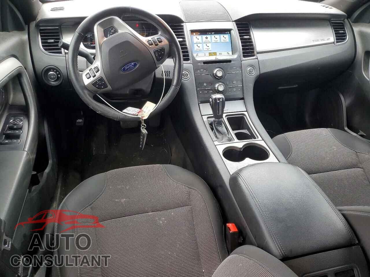 FORD TAURUS 2018 - 1FAHP2E8XJG115535
