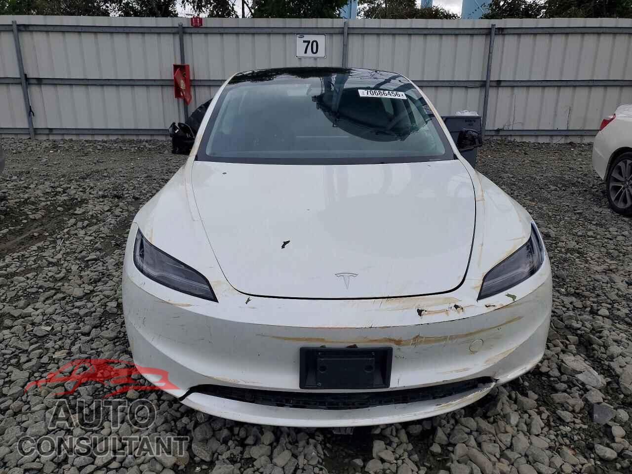 TESLA MODEL 3 2025 - 5YJ3E1EA5SF031481