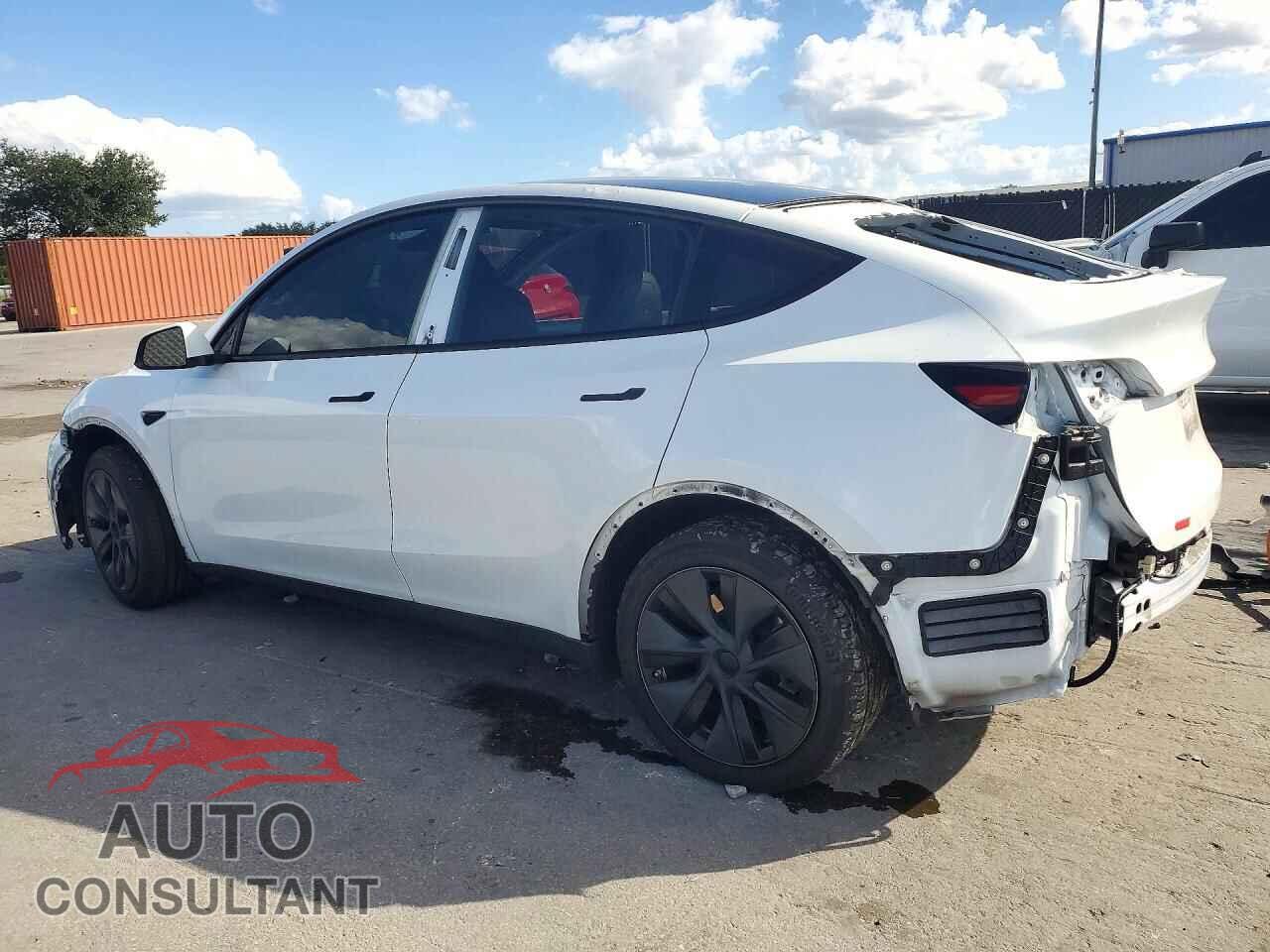 TESLA MODEL Y 2024 - 7SAYGAEE9RF101662