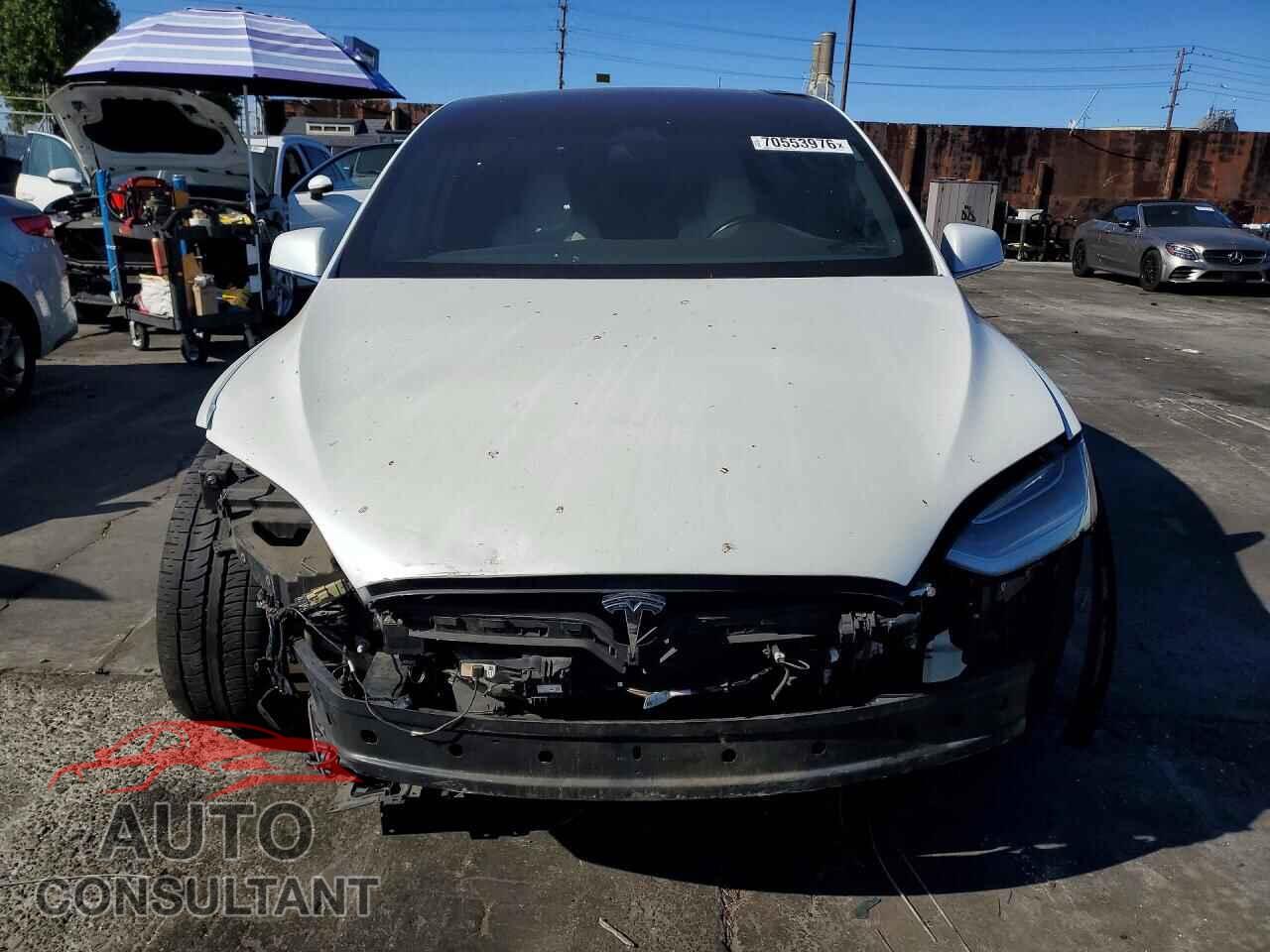 TESLA MODEL X 2017 - 5YJXCBE21HF044050
