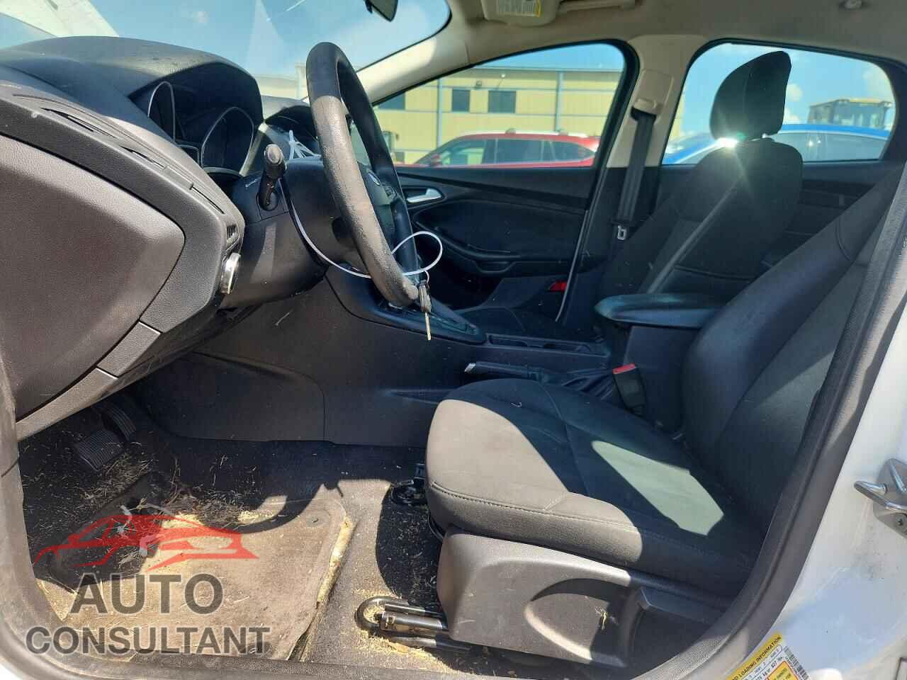FORD FOCUS 2017 - 1FADP3F20HL295382