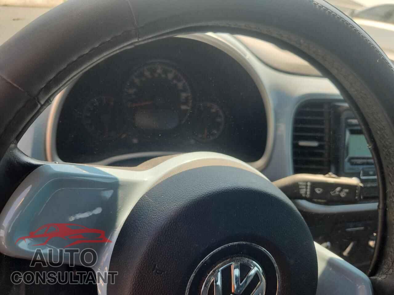 VOLKSWAGEN BEETLE 2012 - 3VWJP7AT8CM653854