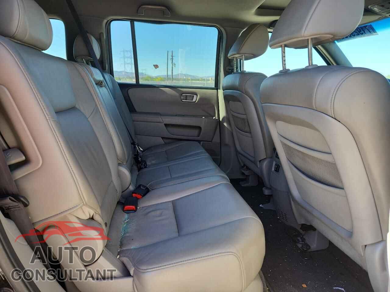 HONDA PILOT 2011 - 5FNYF4H78BB010399