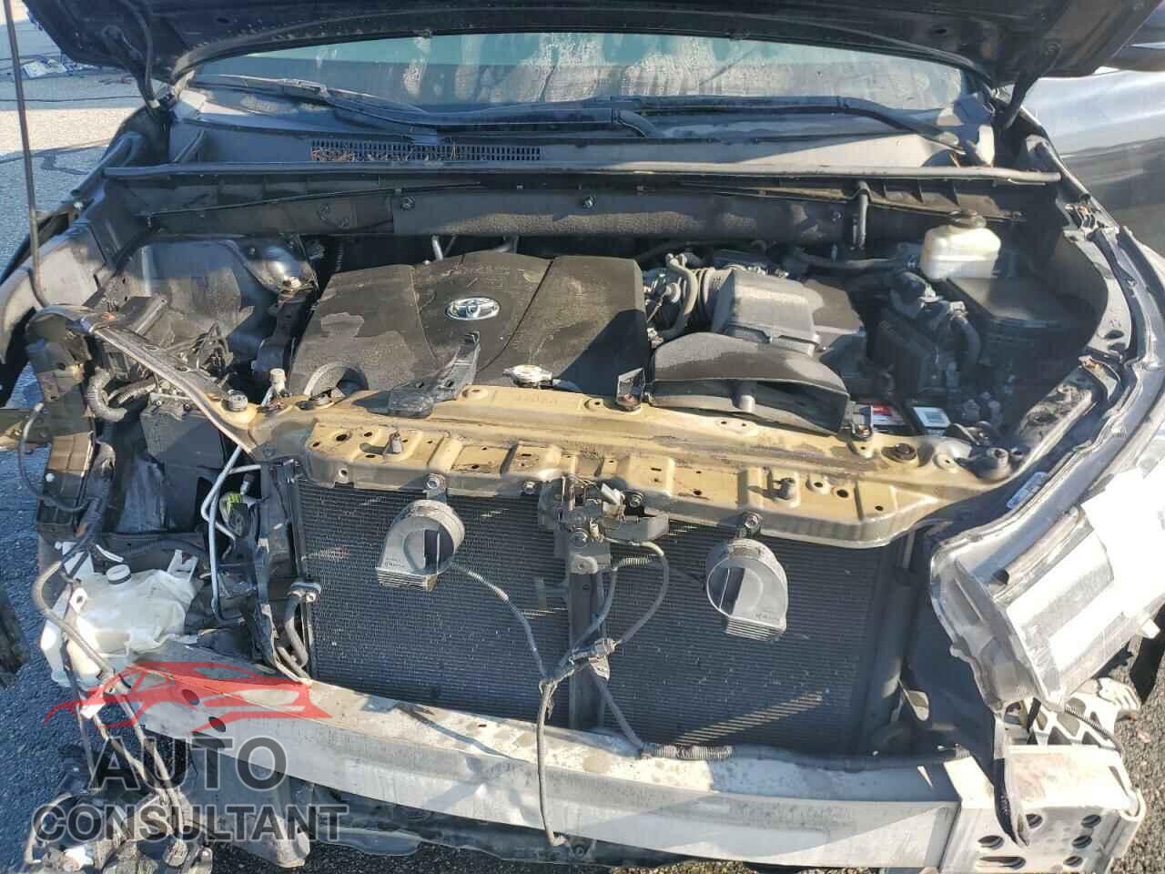 TOYOTA HIGHLANDER 2018 - 5TDJZRFH6JS489529