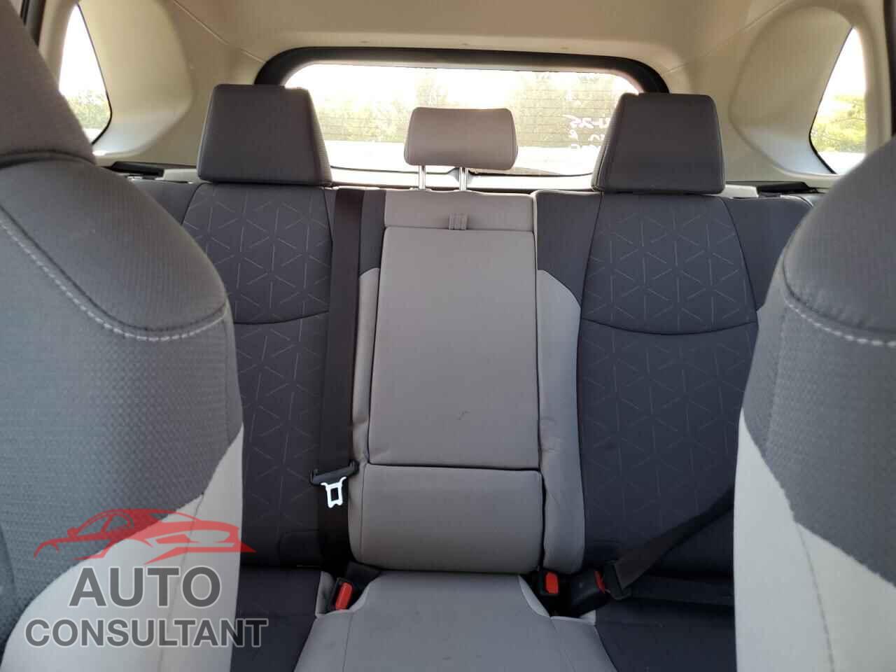 TOYOTA RAV4 2019 - JTMP1RFV3KD513399