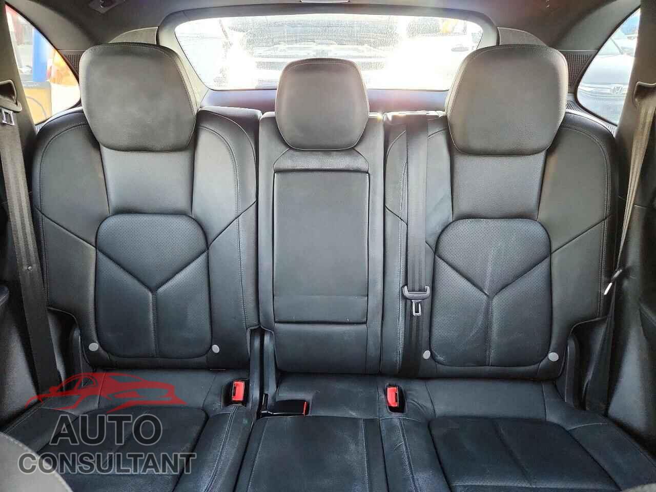 PORSCHE CAYENNE 2014 - WP1AF2A27ELA40952