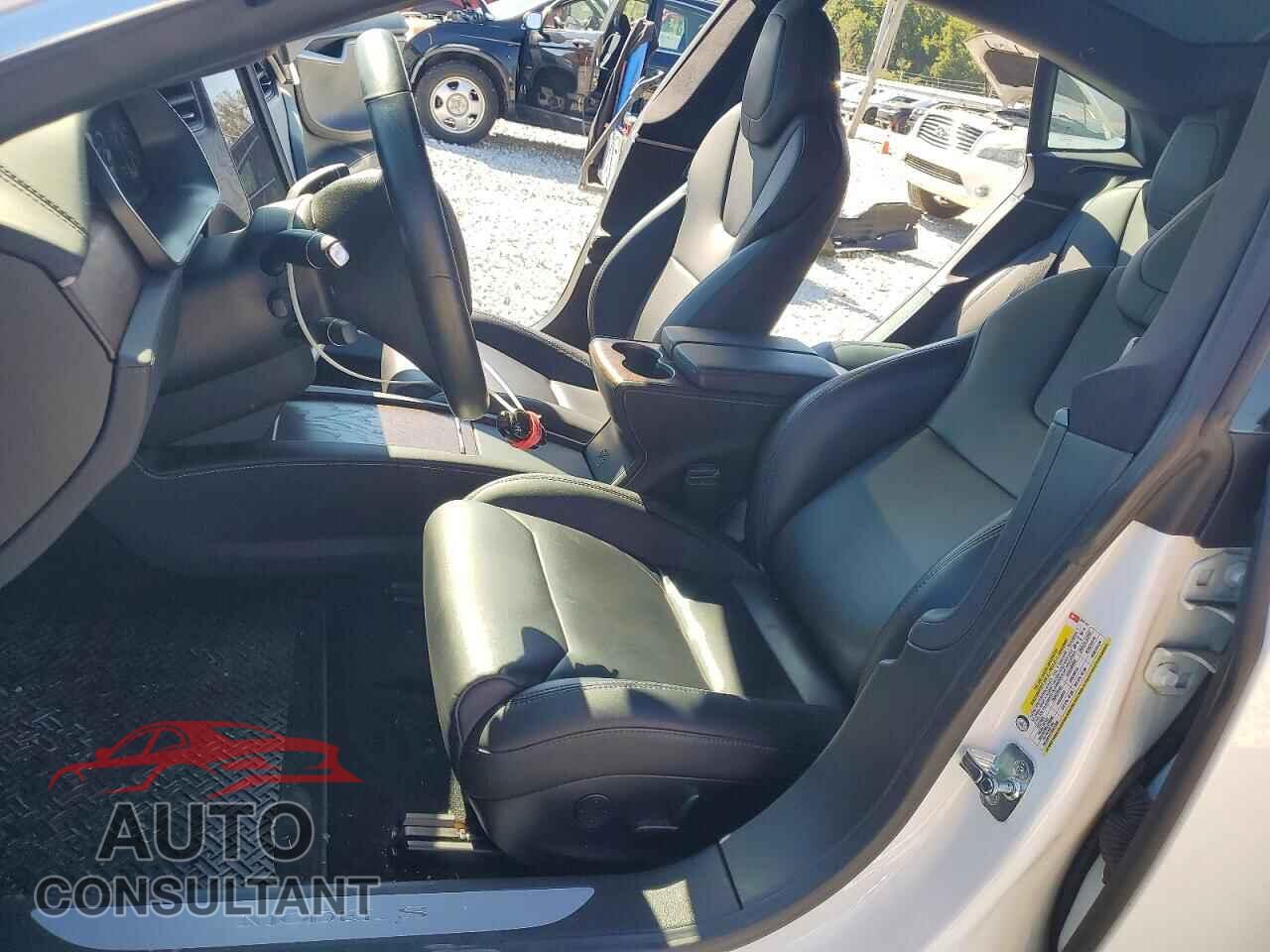 TESLA MODEL S 2018 - 5YJSA1E28JF277147