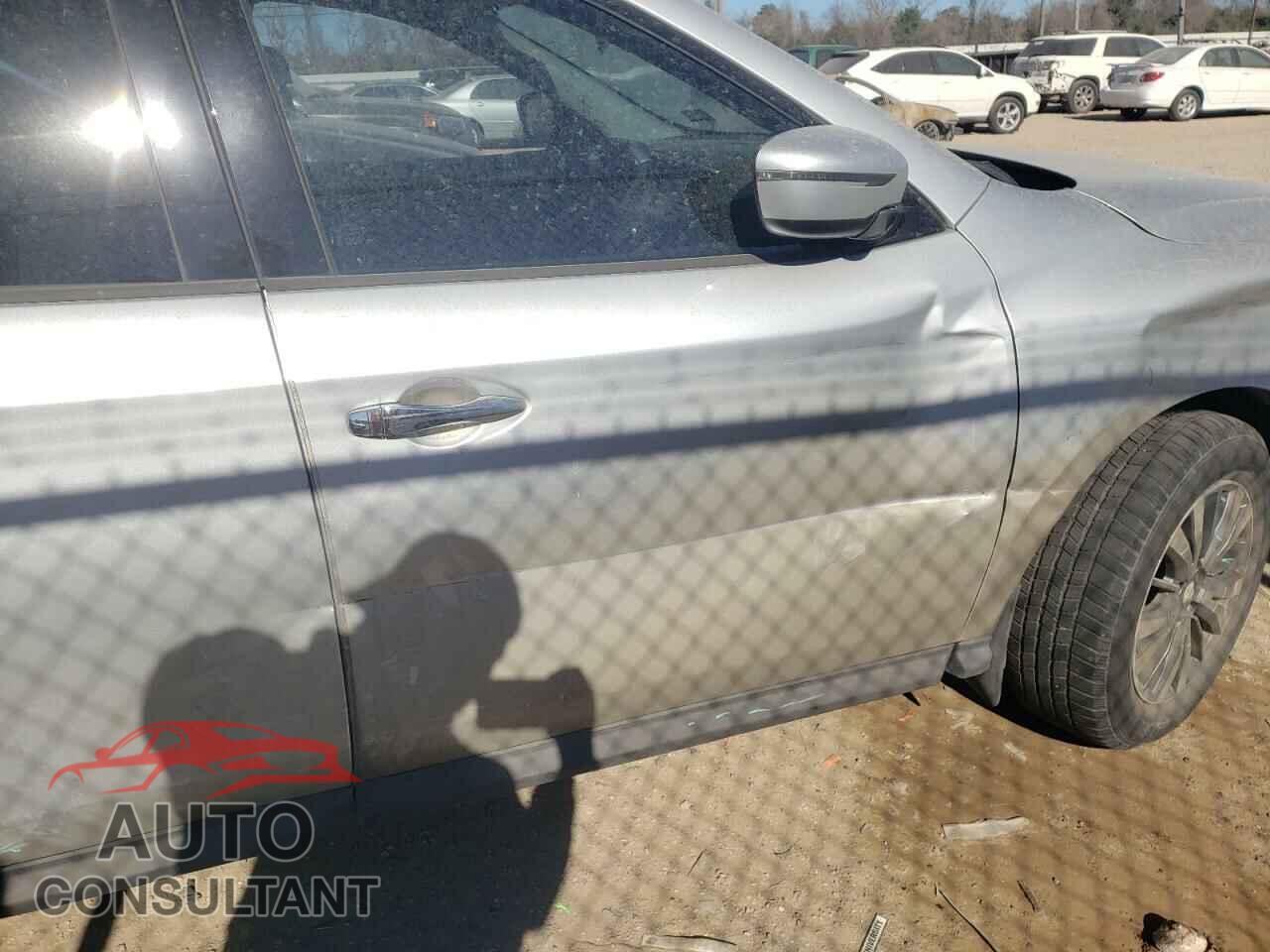 NISSAN PATHFINDER 2017 - 5N1DR2MN0HC668508
