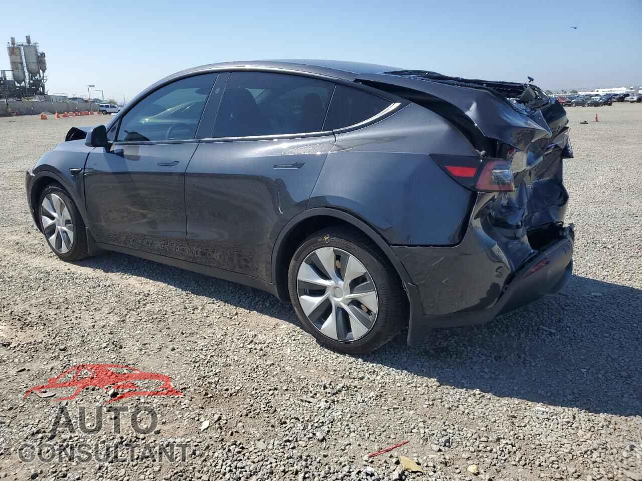 TESLA MODEL Y 2024 - 7SAYGAEE8RF033273