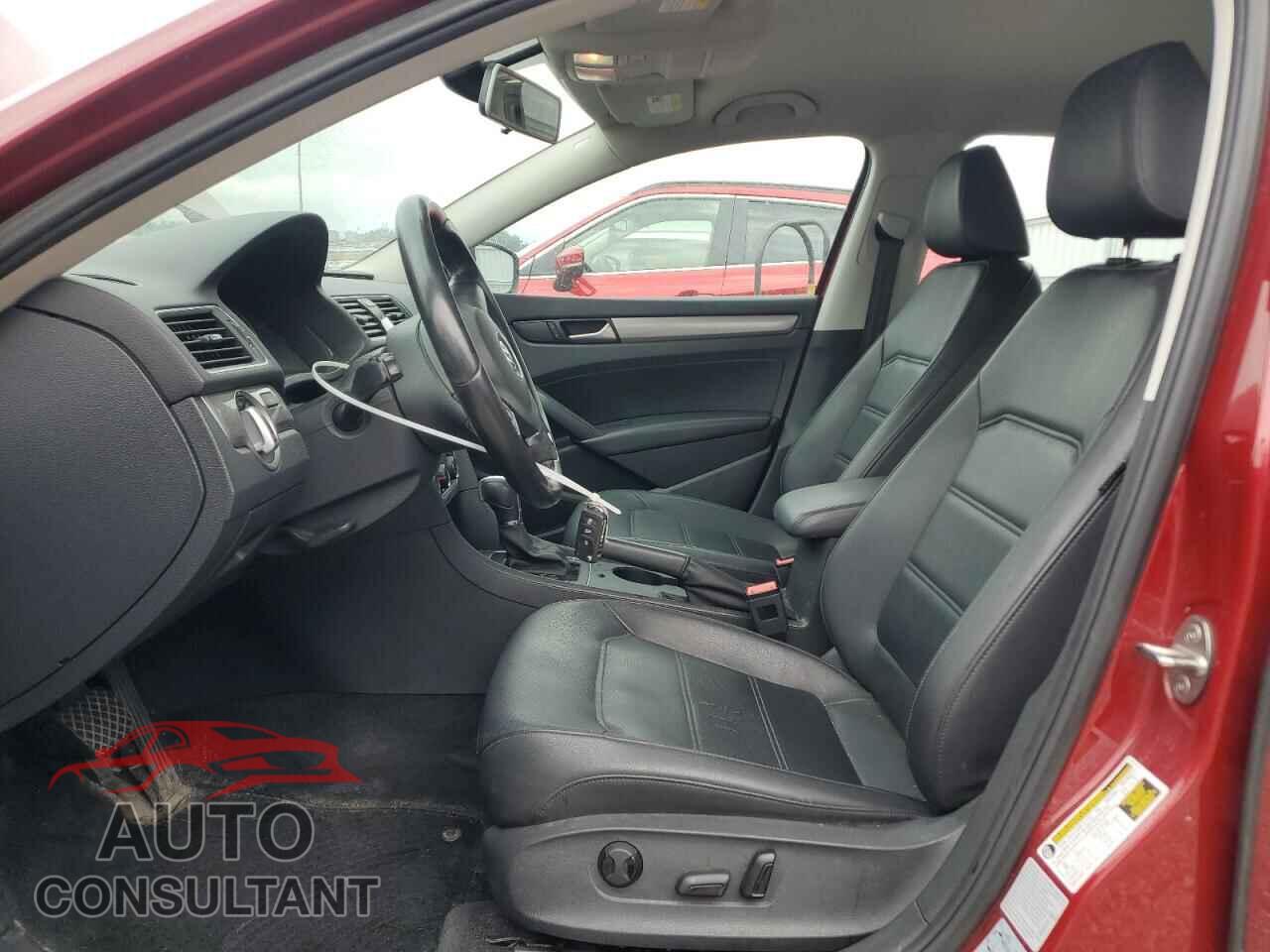 VOLKSWAGEN PASSAT 2015 - 1VWAT7A30FC117773