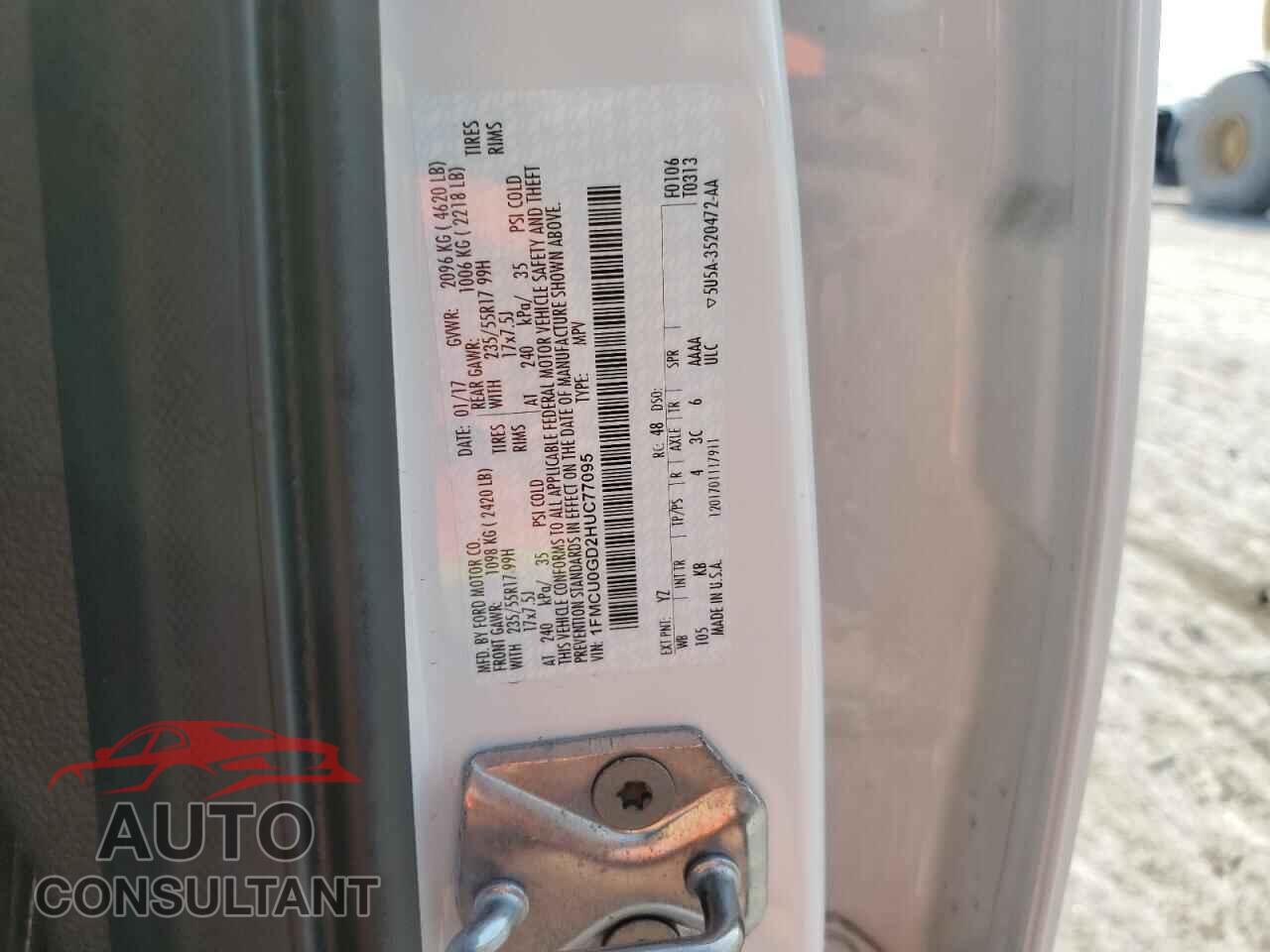 FORD ESCAPE 2017 - 1FMCU0GD2HUC77095
