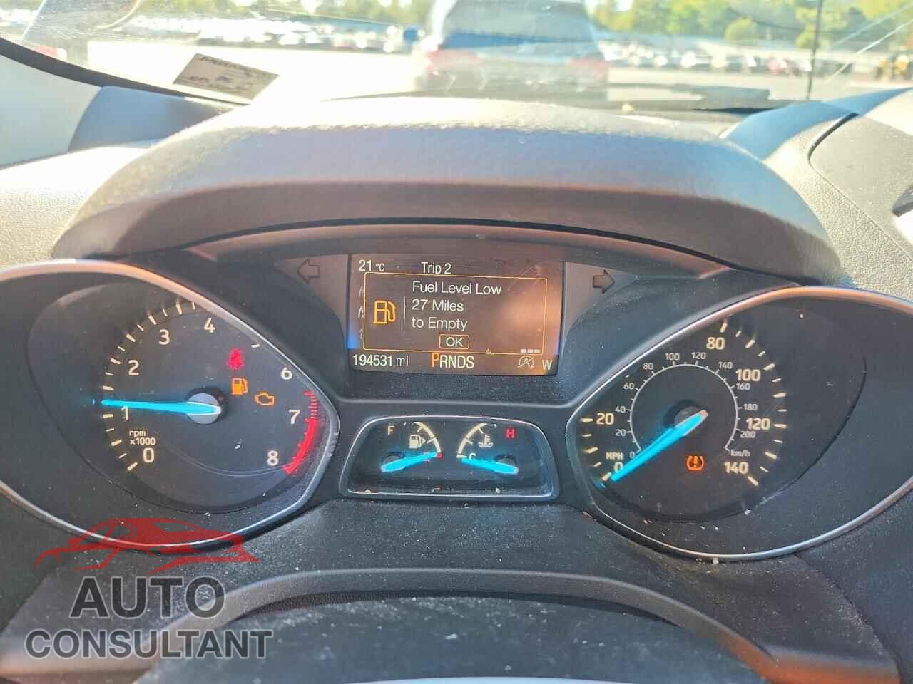 FORD ESCAPE 2017 - 1FMCU9J93HUE52205