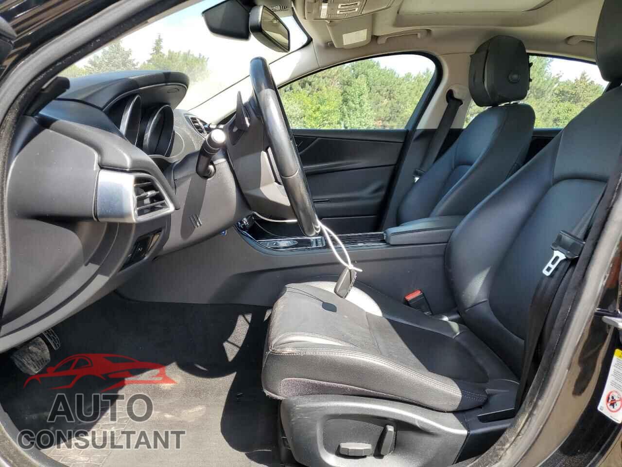 JAGUAR XE 2018 - SAJAR4FX2JCP30287