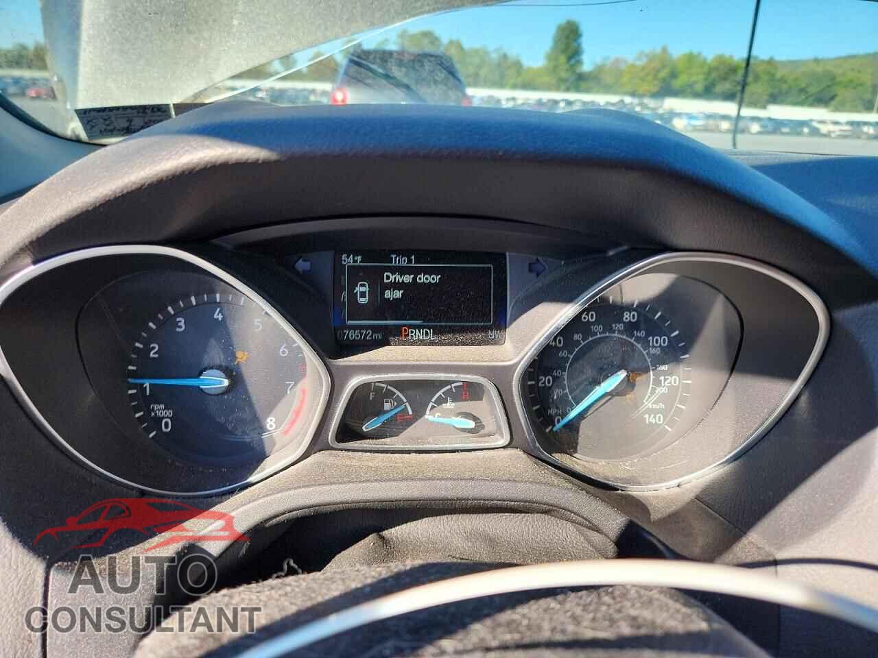 FORD FOCUS 2015 - 1FADP3F29FL252186