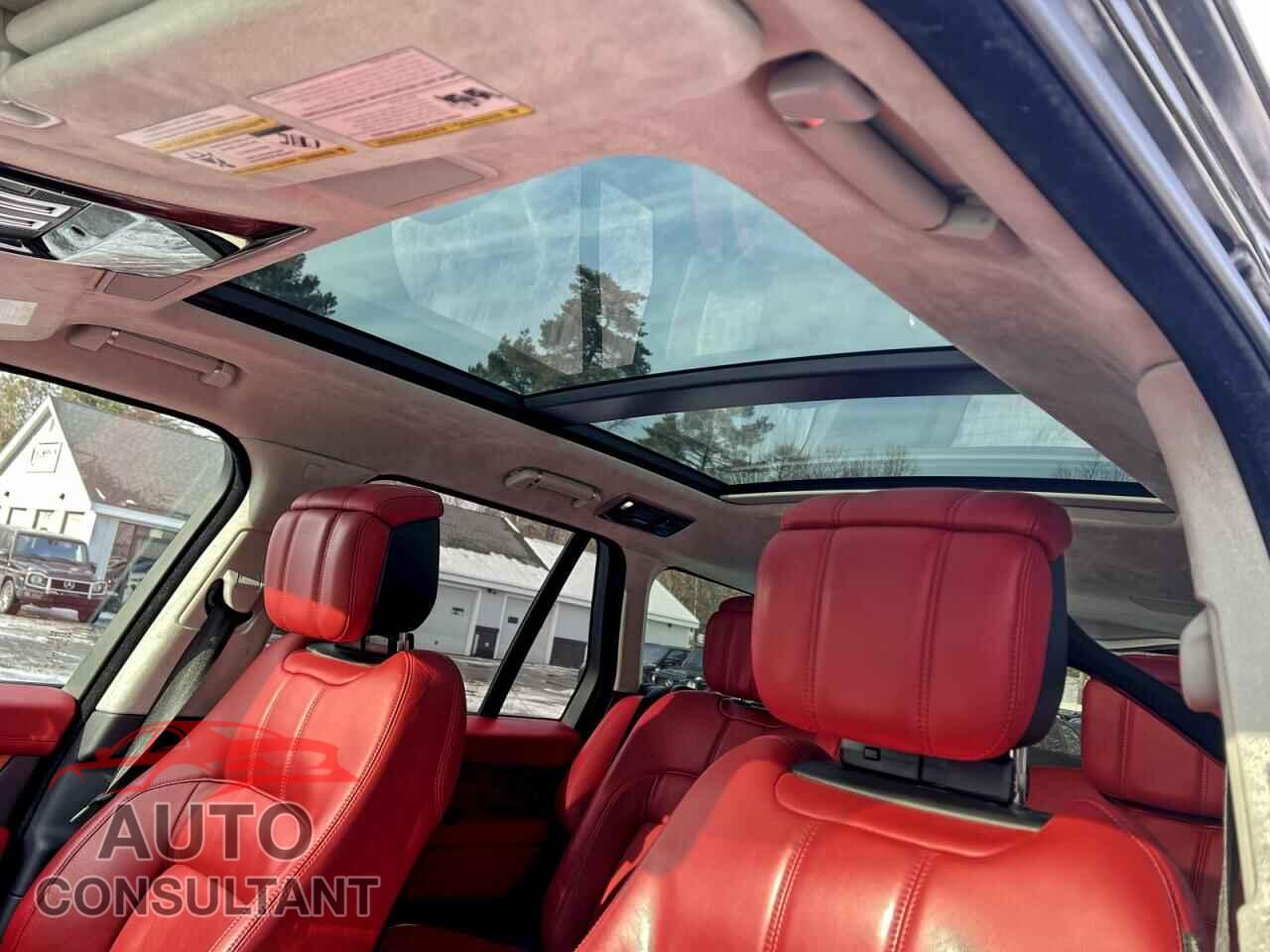 LAND ROVER RANGEROVER 2019 - SALGV2RE2KA520877