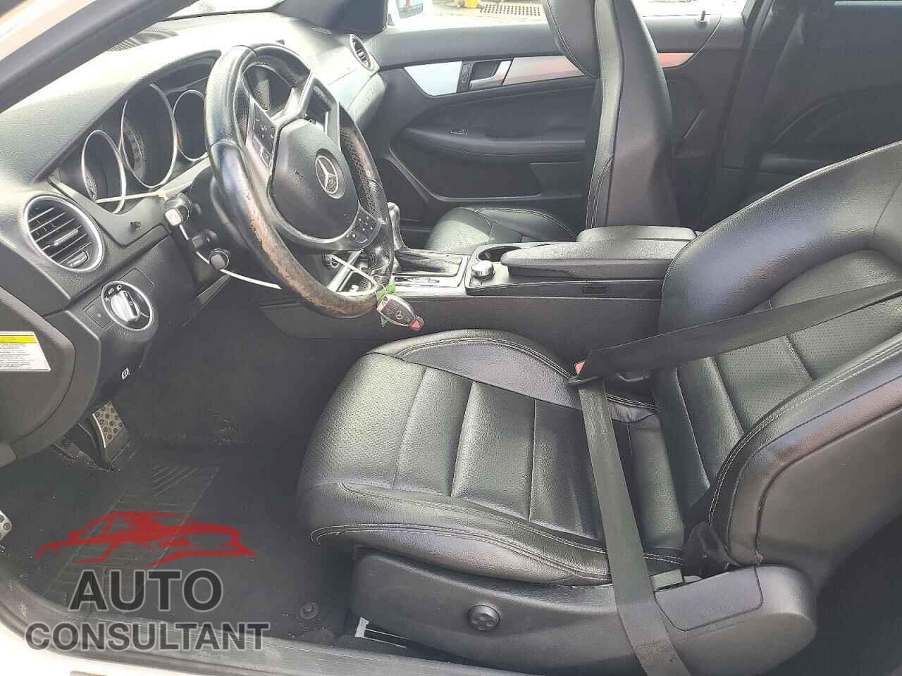 MERCEDES-BENZ C-CLASS 2012 - WDDGJ4HB7CF847548