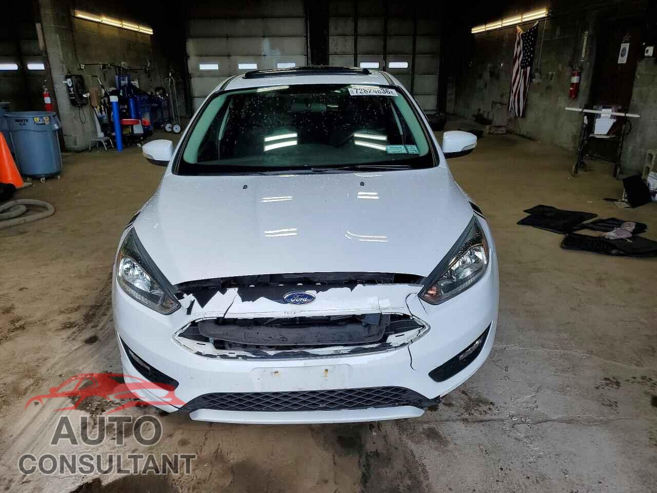FORD FOCUS 2015 - 1FADP3K28FL367223