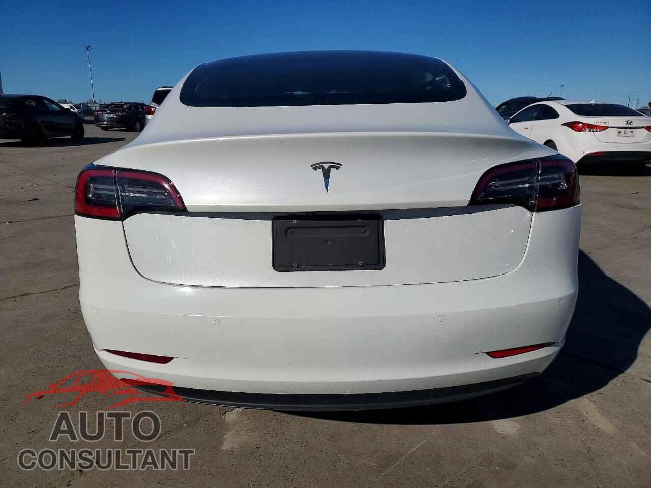 TESLA MODEL 3 2021 - 5YJ3E1EAXMF939475