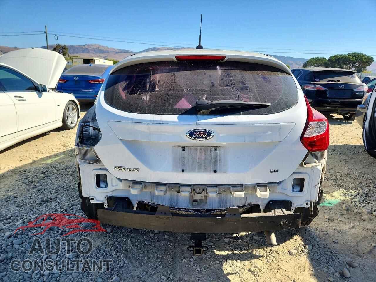 FORD FOCUS 2014 - 1FADP3K27EL144833