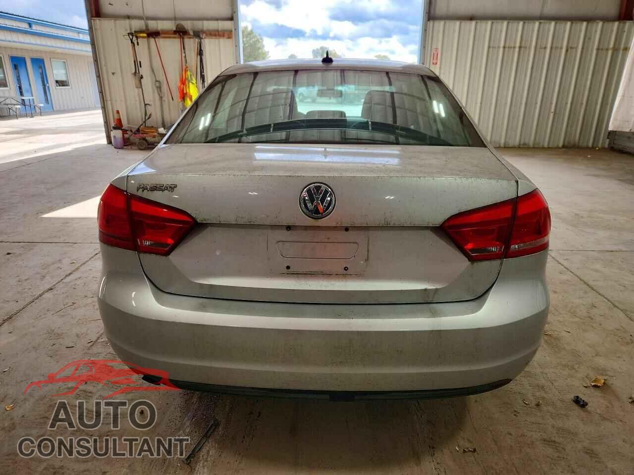 VOLKSWAGEN PASSAT 2014 - 1VWAP7A36EC006311