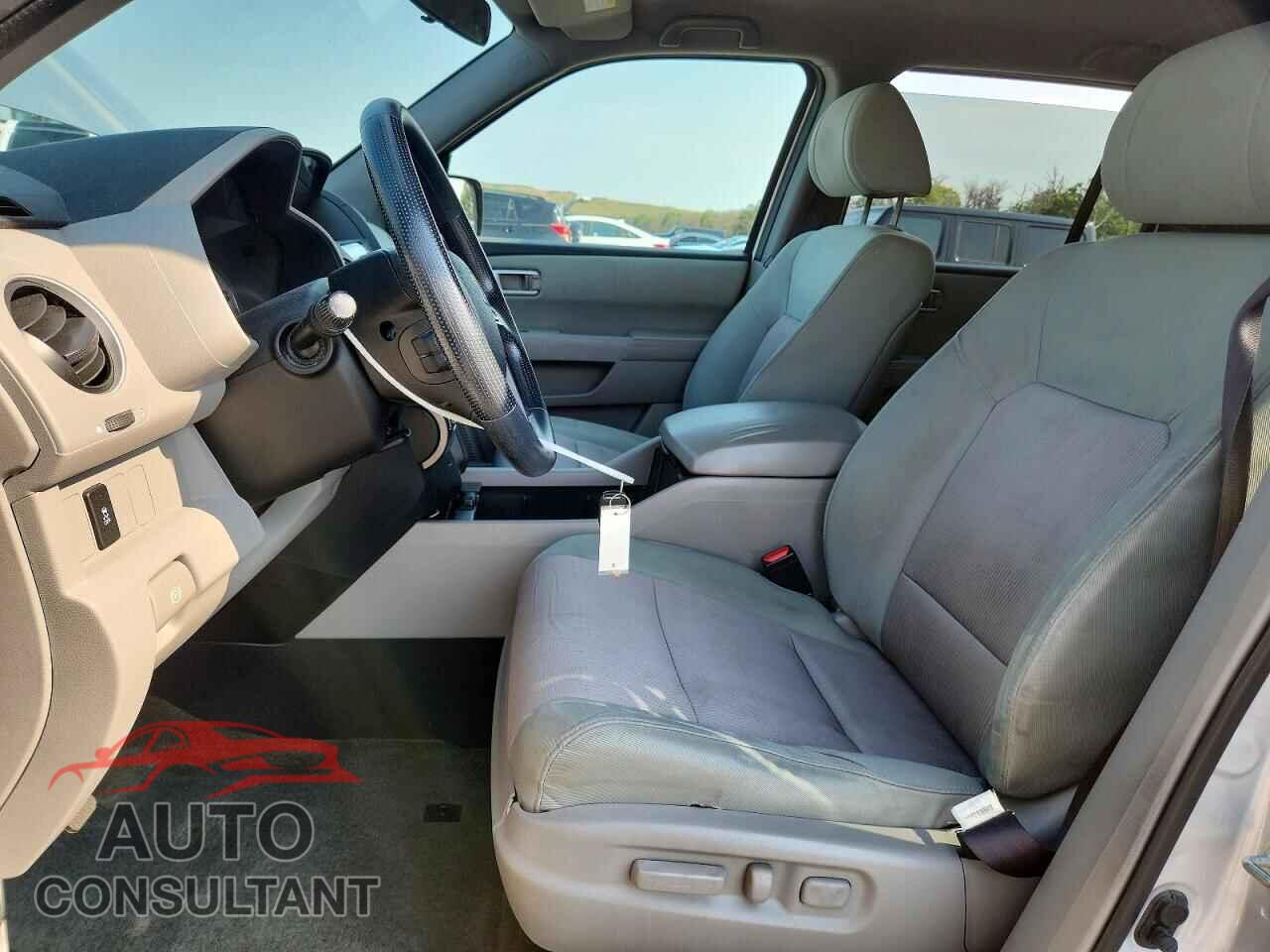 HONDA PILOT 2015 - 5FNYF4H44FB073155