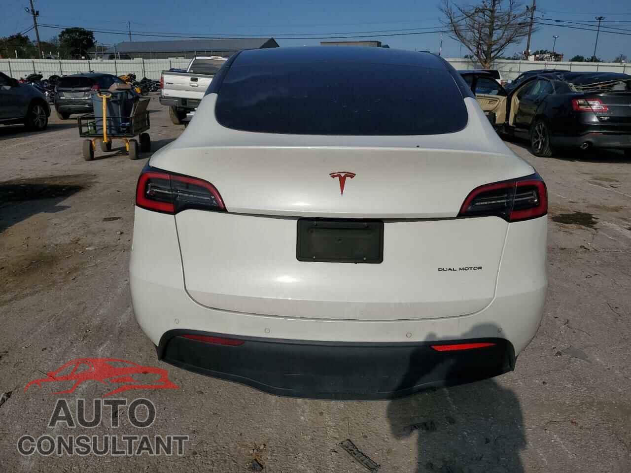 TESLA MODEL Y 2020 - 5YJYGDEEXLF038271