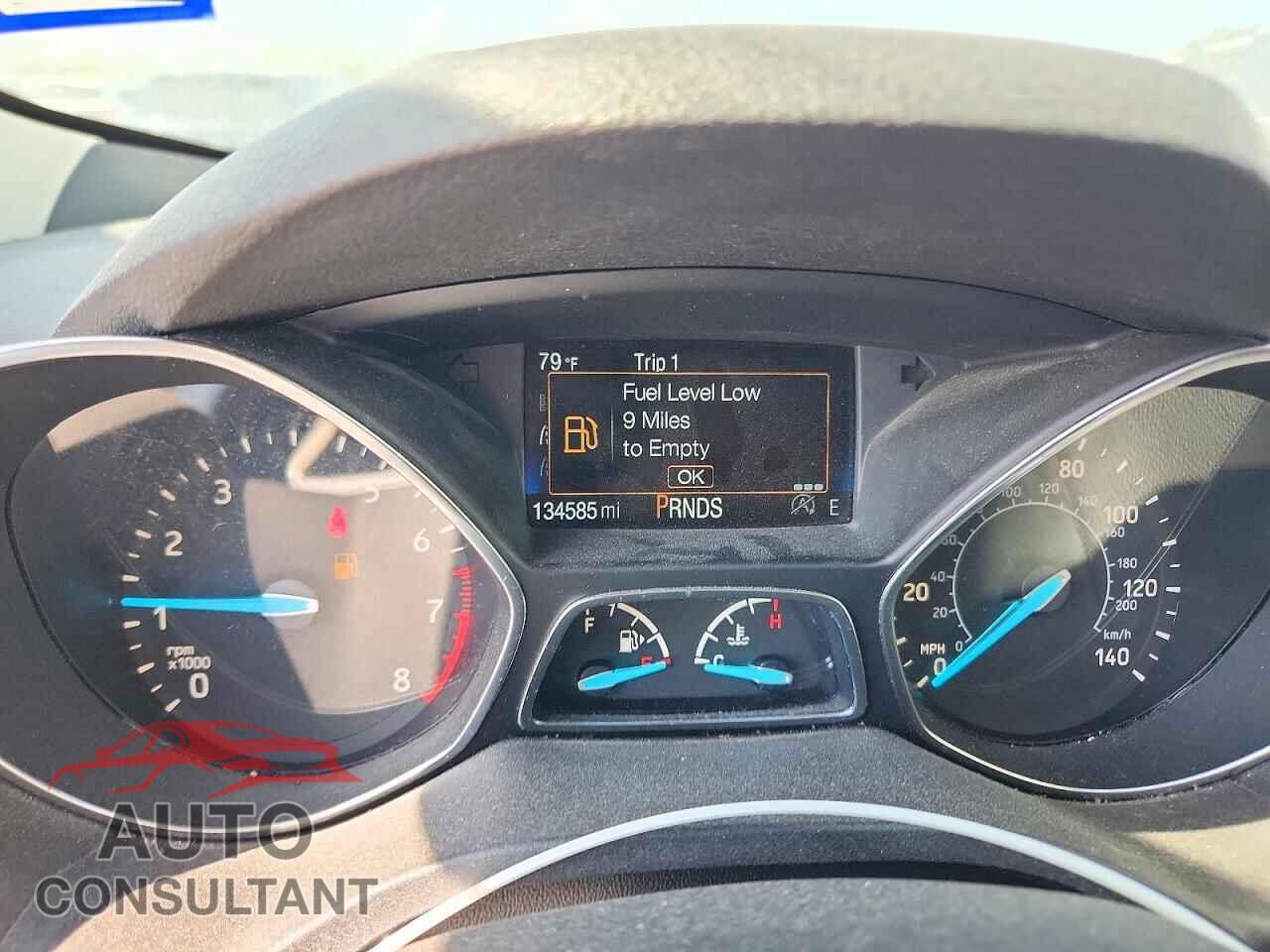 FORD ESCAPE 2018 - 1FMCU0GD8JUC70075