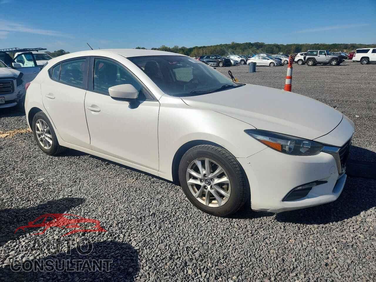 MAZDA 3 2017 - 3MZBN1K72HM111908