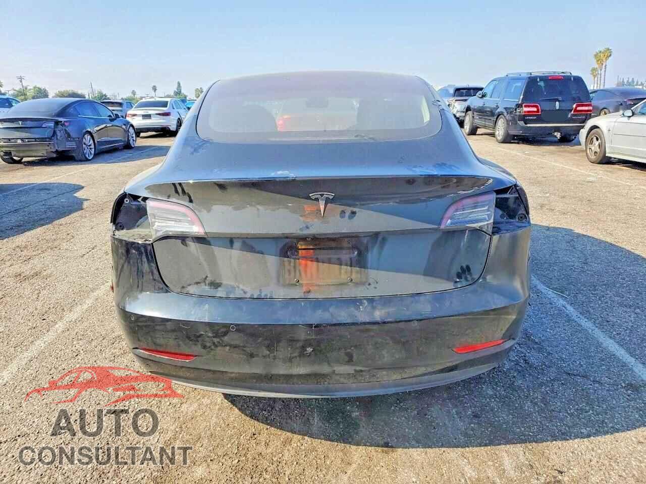 TESLA MODEL 3 2018 - 5YJ3E1EA8JF026435