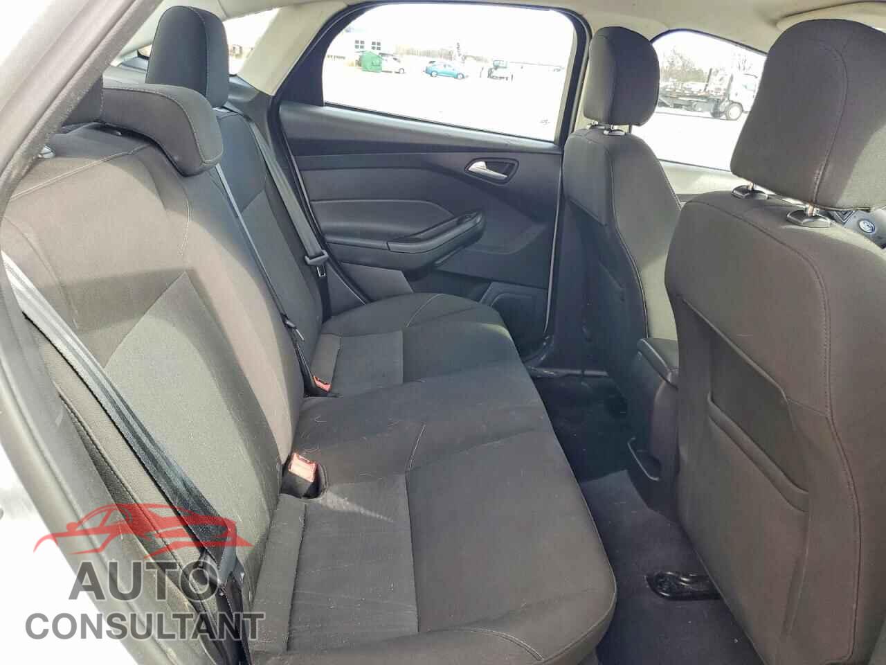 FORD FOCUS 2015 - 1FADP3F28FL254284