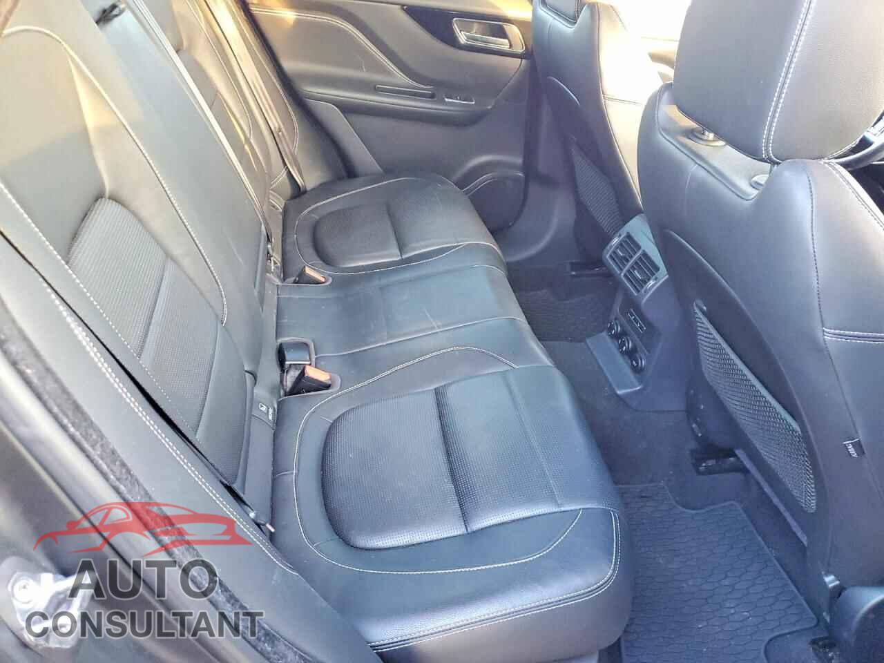 JAGUAR F-PACE 2017 - SADCL2BV3HA884910